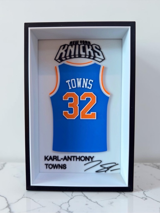 Generic Other - Karl-Anthony Towns #32 New York Knicks Inspired 3D Jersey Display Box
